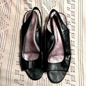 Cute Franco Sarto black slingback flats size 9.5